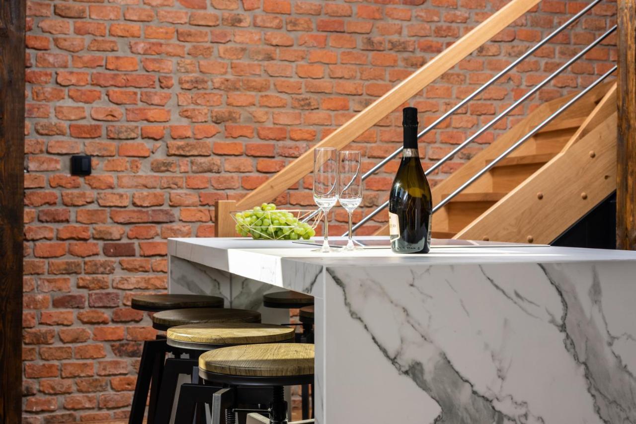 Riverside Premium Class Apartment - By Upstairs Krakow Bagian luar foto