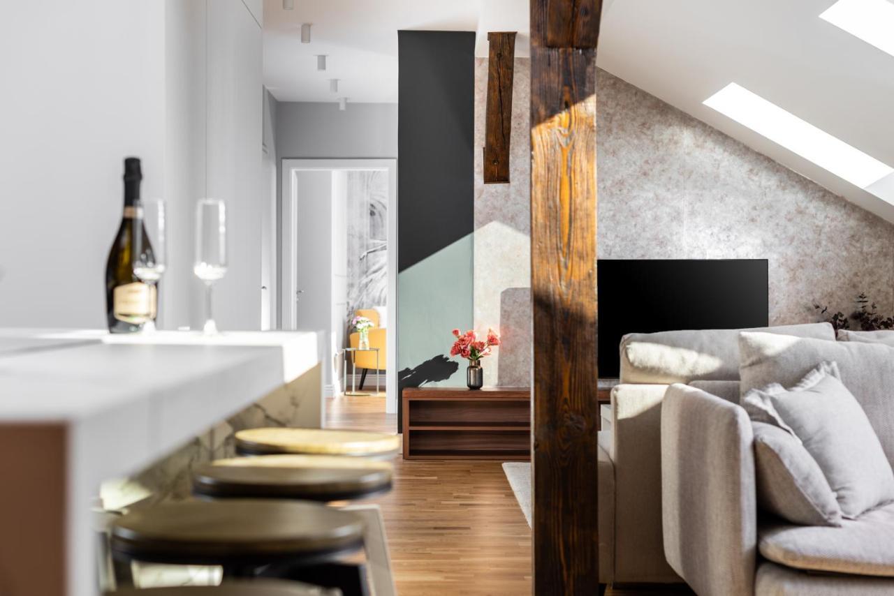 Riverside Premium Class Apartment - By Upstairs Krakow Bagian luar foto